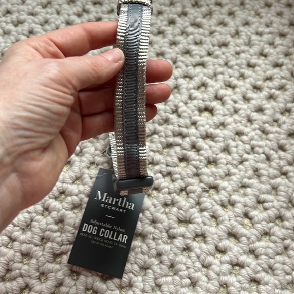 NWT MARTHA STEWART ADJUSTABLE
NYLON DOG COLLAR gray. Size 16 (neck 14-20”) - Picture 9 of 9